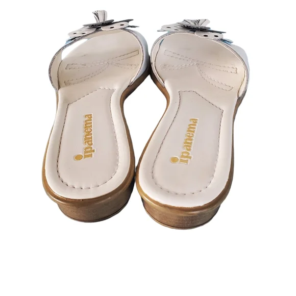 LAST CHANCE OFFER** Ipanema White Leather Floral Sandals - Picture 3 of 10